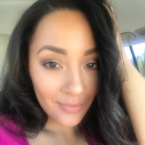 Meet your Posher, Aprelle